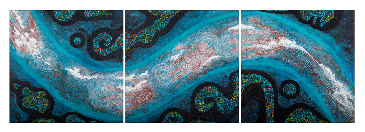 Tableau Nomade N-1340, triptyque, 3 carrés de (40 x 40 cm) - Technique acrylique sur toile. Série "Océaniques". Tons de bleus, turquoise, indigo, ocre, blancs et verts avec des volutes de points multicolores. Ici vous voyez les 3 carrés ensemble l'un à côté de l'autre, à l'horizontale tournés de façon à former une sorte de fleuve au milieu passant dans chaque carré (exemple d'accrochage n°3). (c) Elvire Parazols