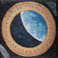 Tableau Nomade N-2120 (un carré de 20cm, acrylique sur toile). Série Stardust. Ce Nomade est en une pièce, ce qui est rare! Un carré de 20 cm qui peut s'accrocher dans tous les sens. Une vue spatiale, comme à travers un hublot de fusée, tout en "flottant" dans l'espace. Série "Stardust" (en français, Poussières d'étoiles)